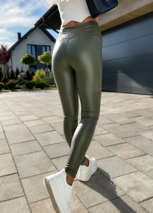 Miękkie elastyczne spodnie legginsy z szerokim pasem OLIWKOWE - M239A