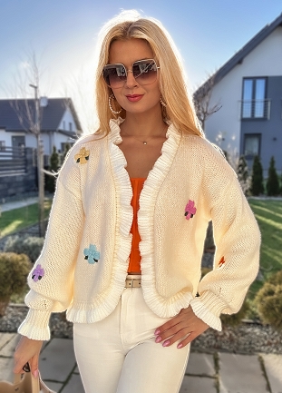 Ekskluzywny sweter z białą falbanką w kolorowe haftowane kwiaty ECRU - M723A