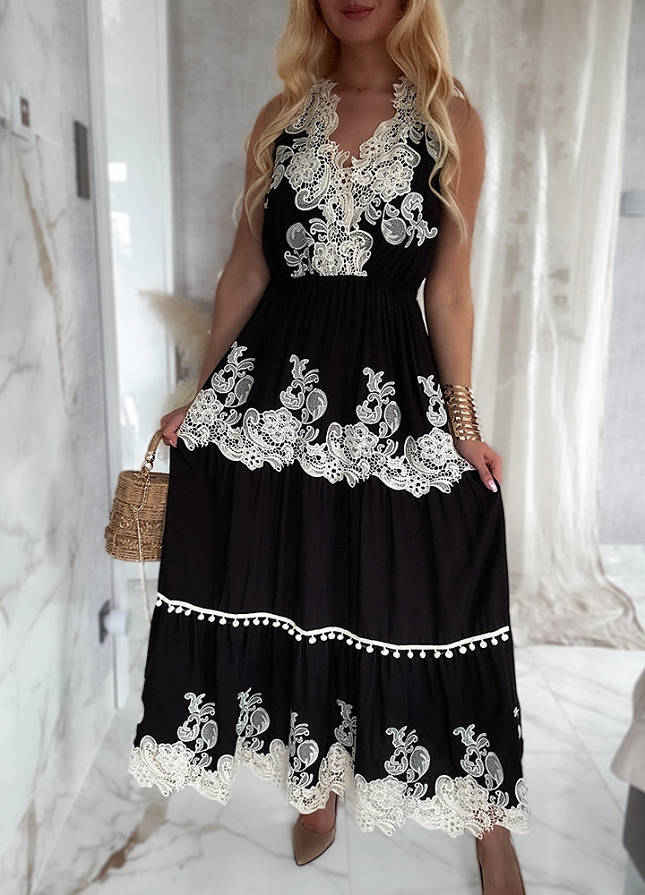 Maxi czarna sukienka PREMIUM z kontrastową koronką z wiskozy - M993
