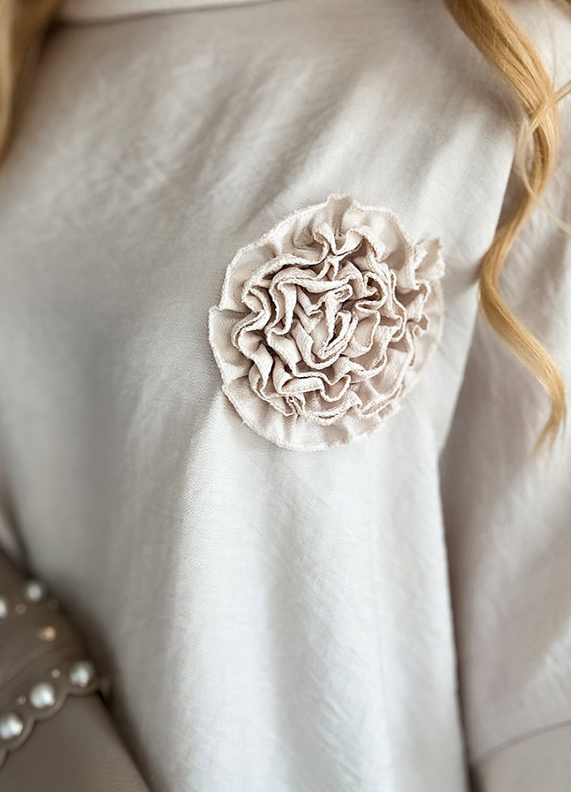 Beżowa bluzka OVERSIZE z różą WISKOZA - N024