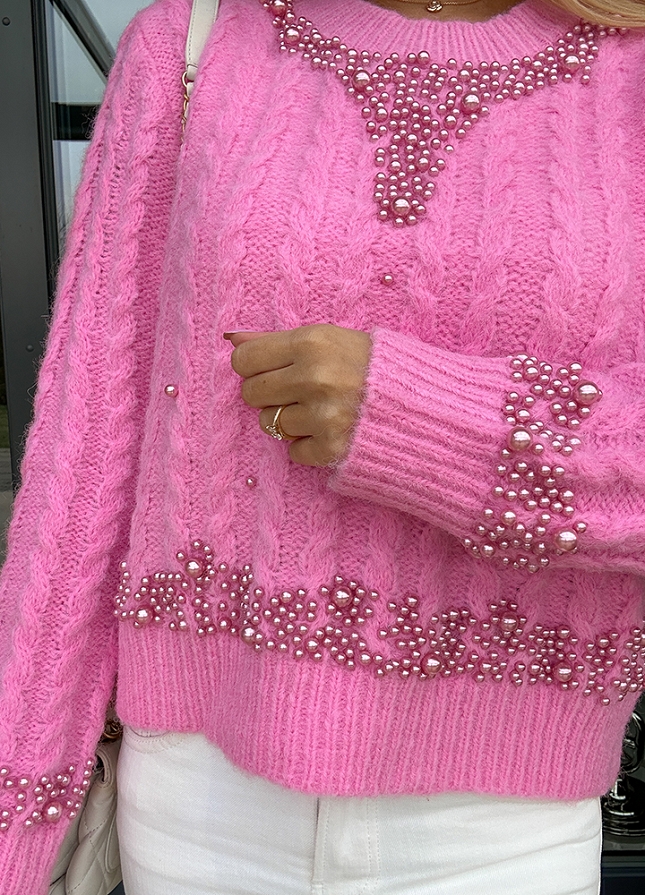 Genialny różowy sweter zdobiony różowymi perłami - M730
