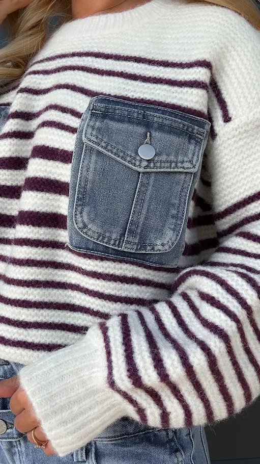 Oryginalny sweter w paski z jeansowymi kieszeniami ONE SIZE - R086