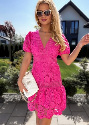 Różowa koronkowa sukienka na lato z dekoltem V - L962C