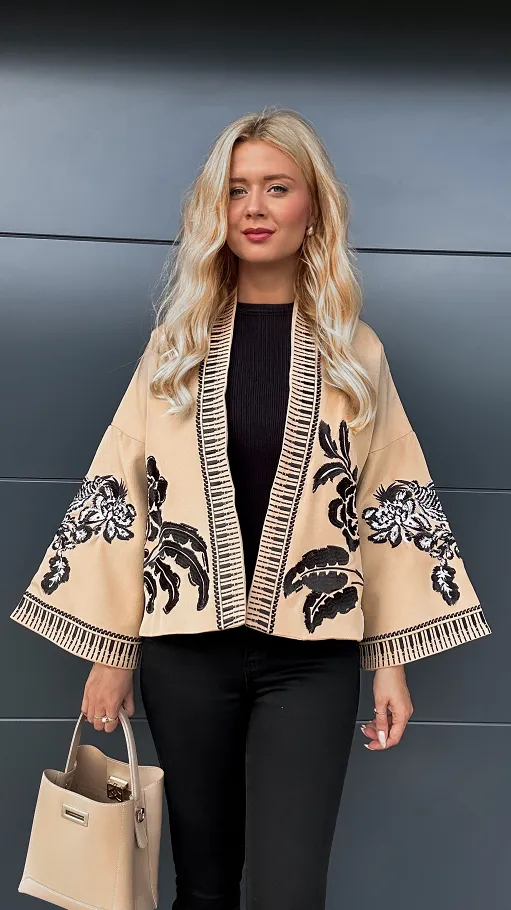 Oryginalna beżowa marynarka haftowana w stylu KIMONO - P968A