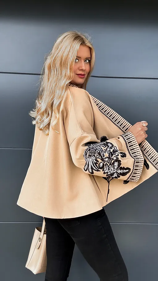 Oryginalna beżowa marynarka haftowana w stylu KIMONO - P968A
