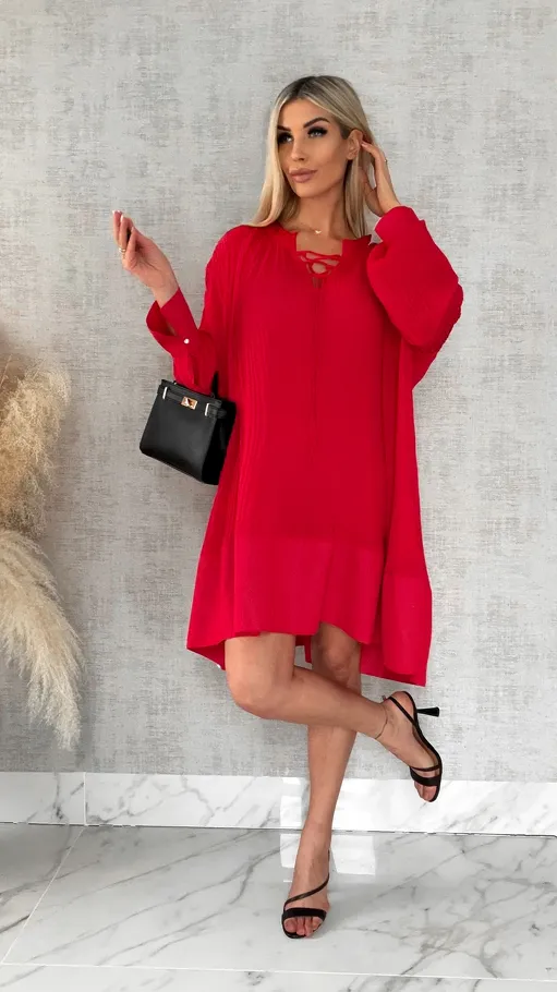 Luźna szeroka sukienka zdobiona perełkami z plisowaniem ONE SIZE czerwona - R507