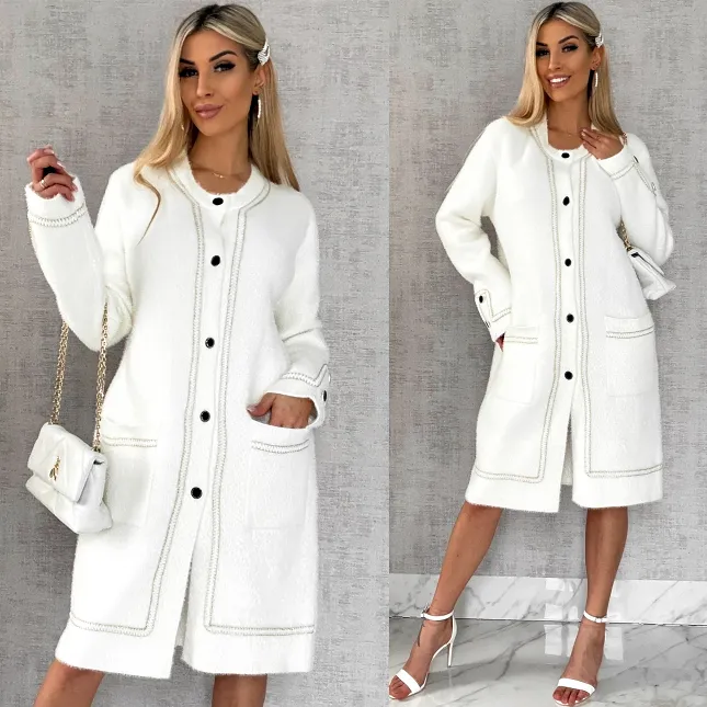 Elegancki jasny płaszcz wiosenny w stylu alpaki ONE SIZE - R551