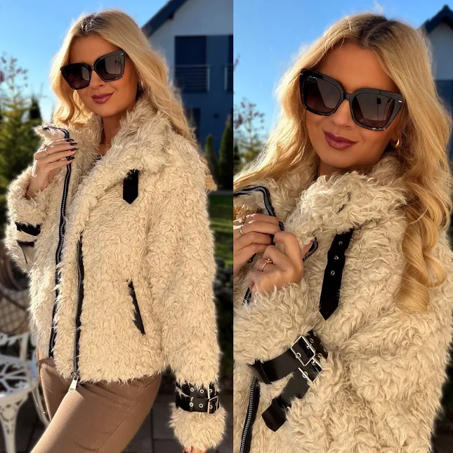 Krótki beżowy płaszczyk z MISIA w kolorze ecru - R304