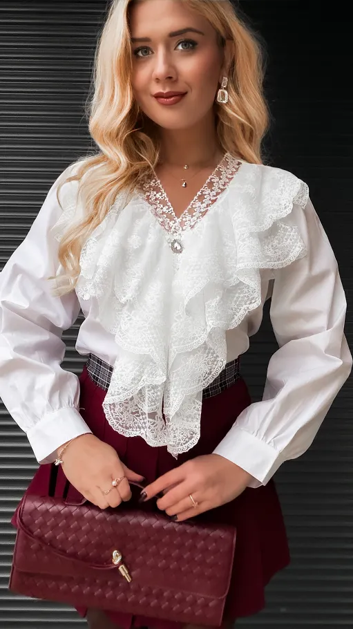 Biała bawełniana bluzka z białą koronką na dekolcie ONE SIZE - R388