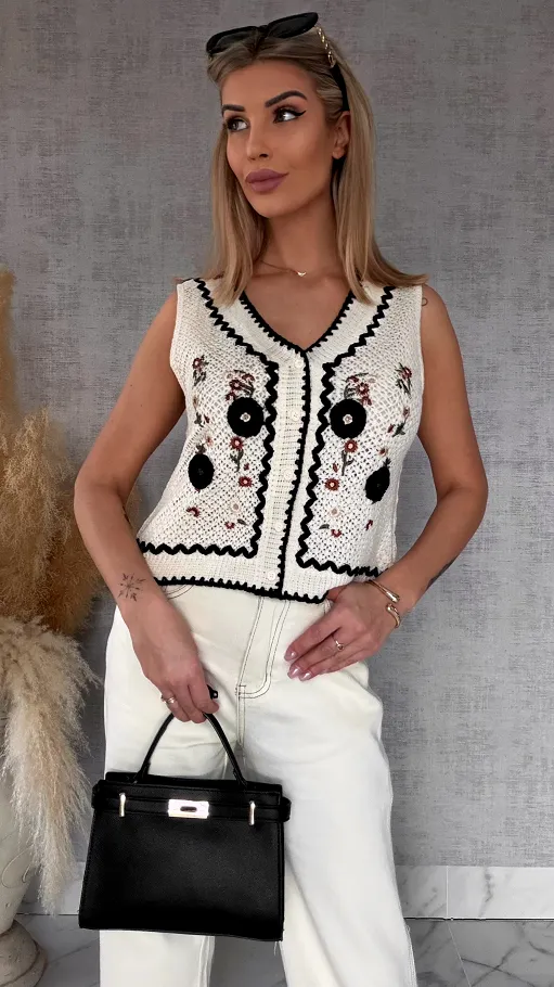 Ażurowa szydełkowa kamizelka zapinana na guziki ONE SIZE haftowana - R748