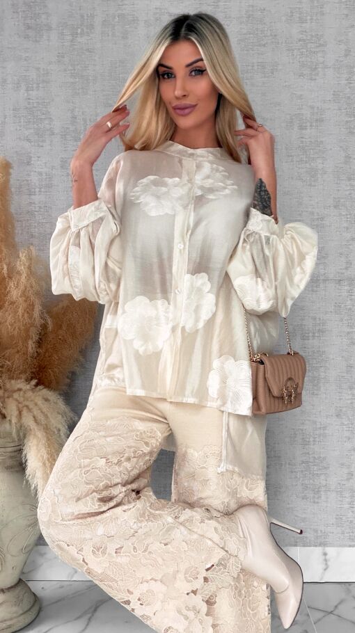 Elegancka koszula mgiełka w haftowane kwiaty ONE SIZE - R586