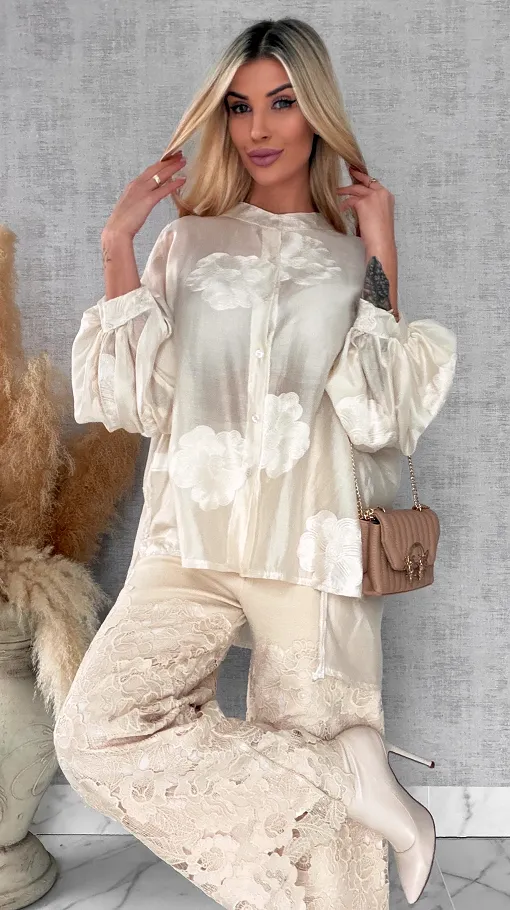 Elegancka koszula mgiełka w haftowane kwiaty ONE SIZE - R586