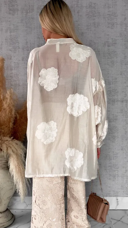 Elegancka koszula mgiełka w haftowane kwiaty ONE SIZE - R586