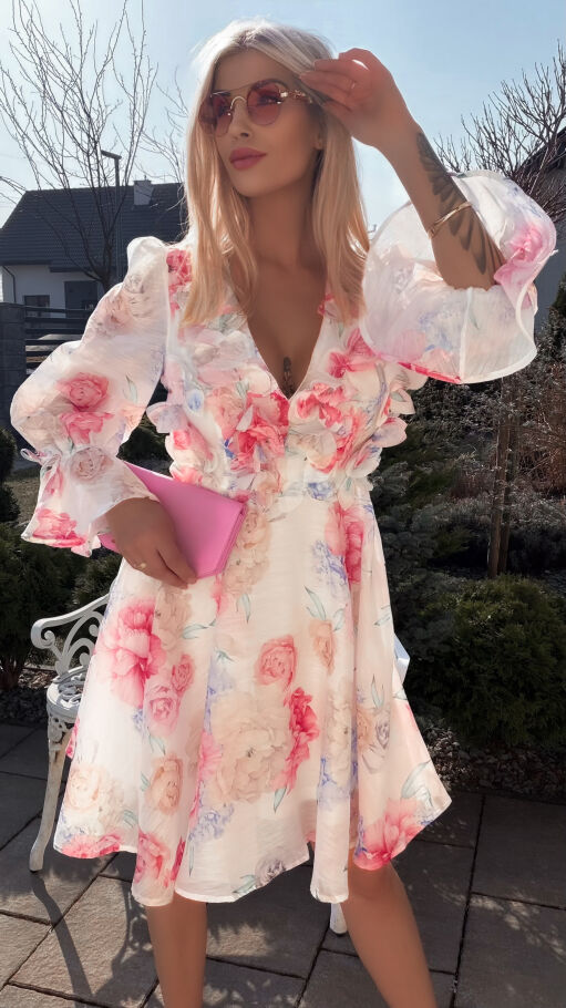 Elegancka sukienka w malowane kwiaty z pięknym dekoltem - R778