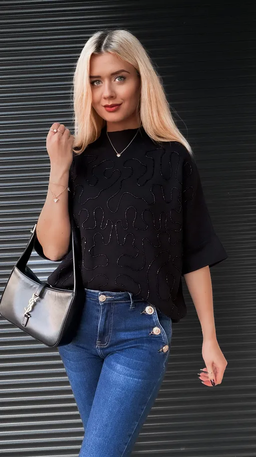 Luźny sweter półgolf w kolorze CZARNYM z koralikami - R329A