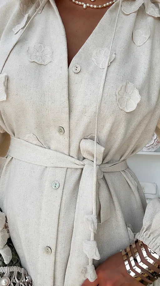 Elegancka długa MAXI sukienka zdobiona kwiatami ONE SIZE z lnem - P713