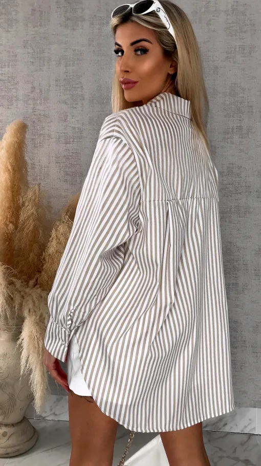 Asymetryczna koszula w beżowe paski zdobiona koronką ONE SIZE - R568