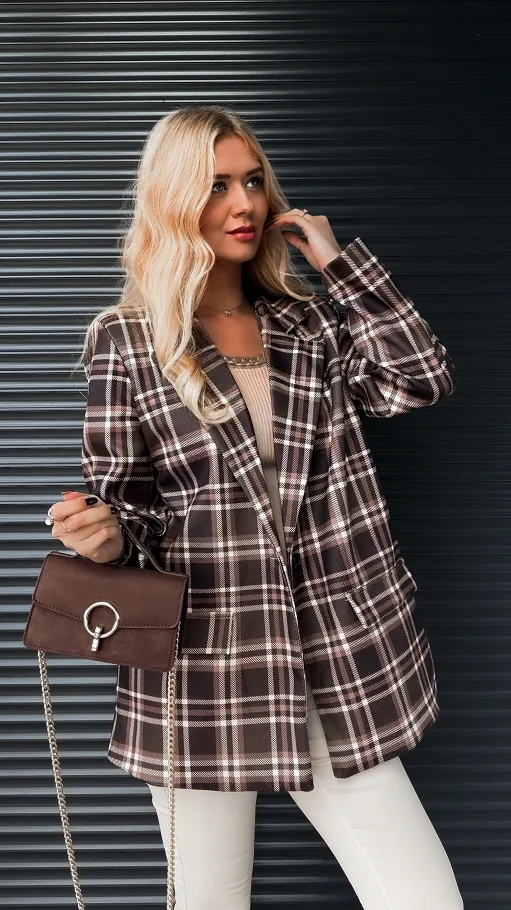 Modna luźna marynarka w brązową kratę OVERSIZE - R285