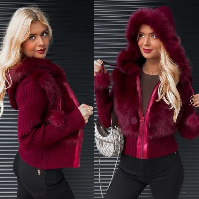 Sweter z kapturem zdobiony futerkiem zapinany na zamek BORDO - R299A