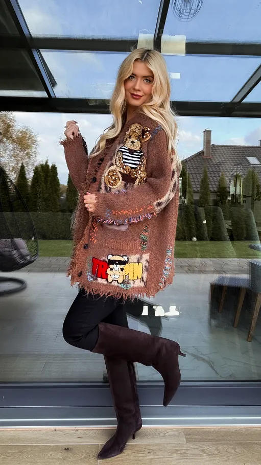 Jesienny PREMIUM sweter z kolorowymi naszywkami ONE SIZE brąz - R301