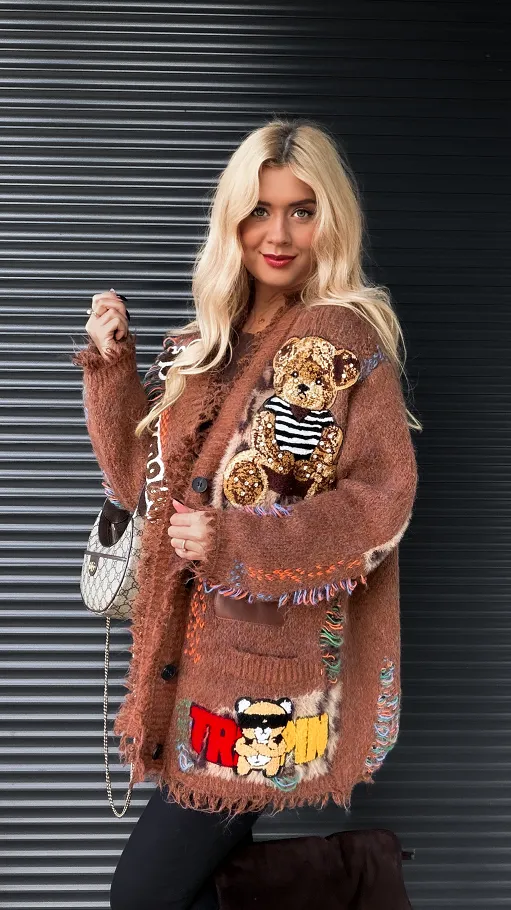 Jesienny PREMIUM sweter z kolorowymi naszywkami ONE SIZE brąz - R301