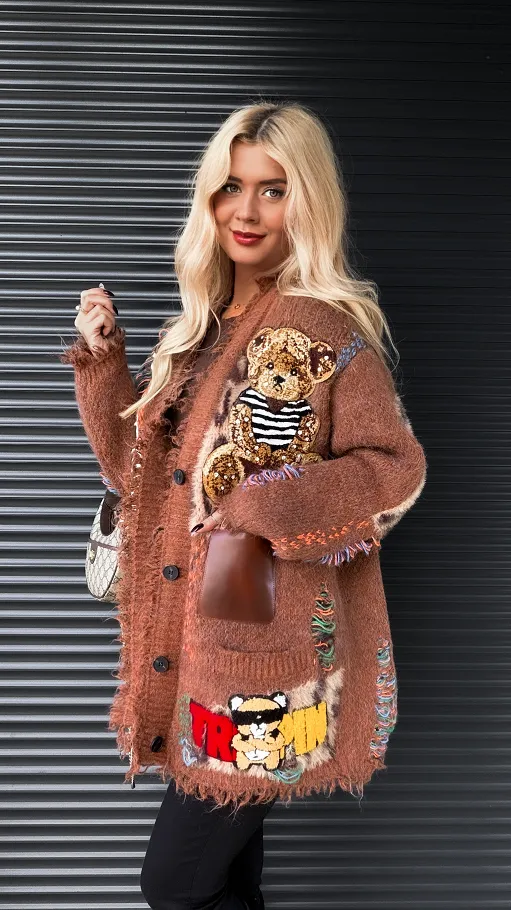 Jesienny PREMIUM sweter z kolorowymi naszywkami ONE SIZE brąz - R301