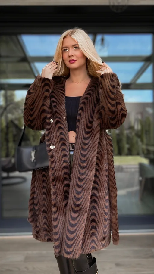 Ekskluzywne czekoladowe futro OVERSIZE w modne paski - R123
