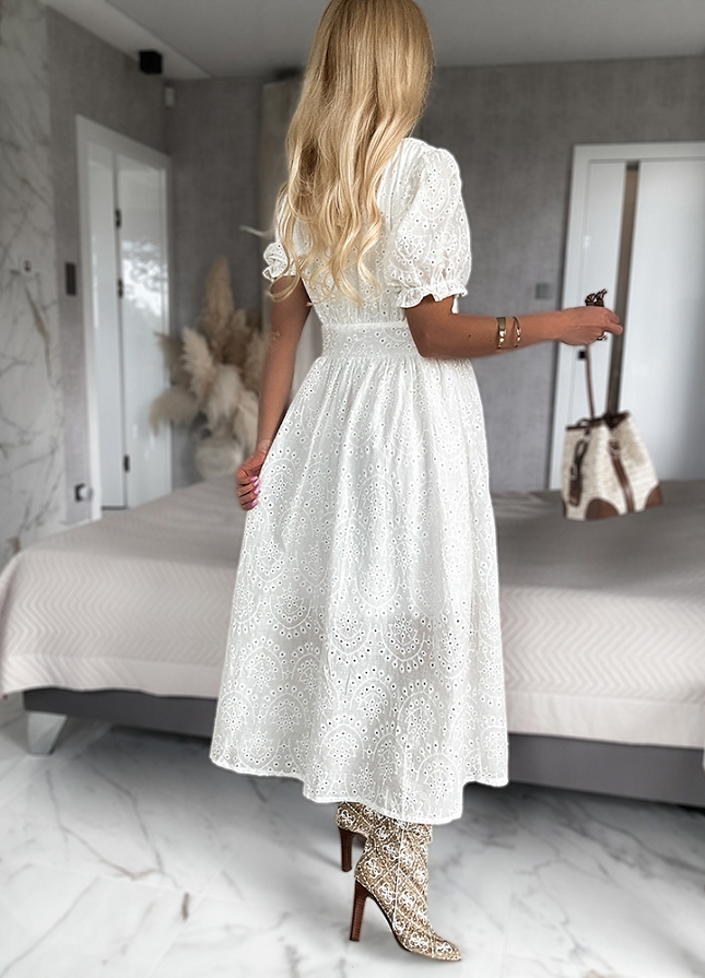 Biała midi sukienka na mini guziki z bawełny HAFTOWANA w stylu boho - N175