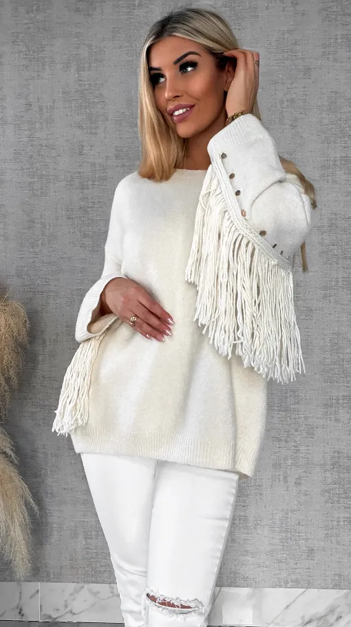 Oryginalny jasno beżowy sweter z frędzlami i złotymi ćwiekami ONE SIZE - R613