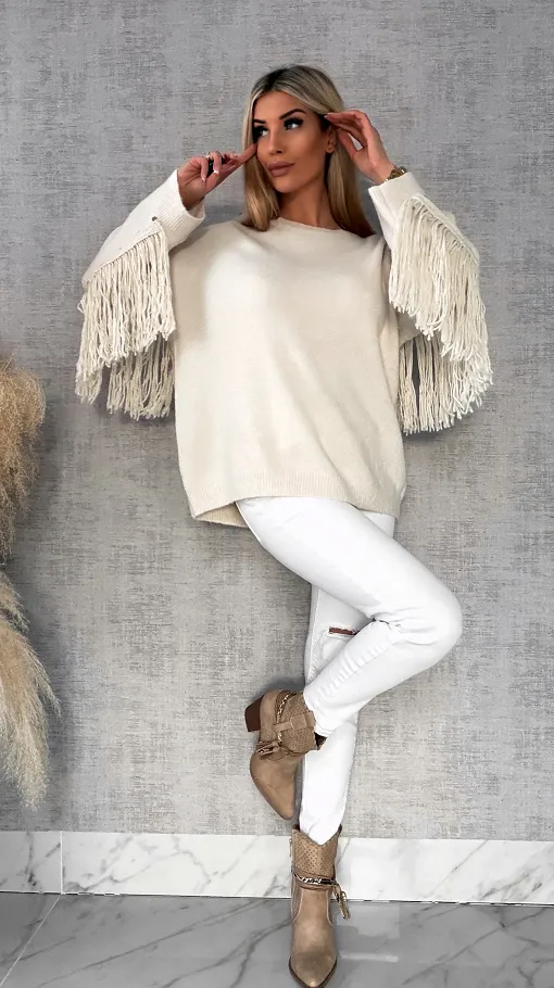 Oryginalny jasno beżowy sweter z frędzlami i złotymi ćwiekami ONE SIZE - R613