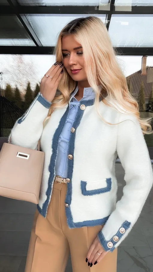 Ciepła marynarka wykończona jeansowymi dodatkami ONE SIZE ecru - R349