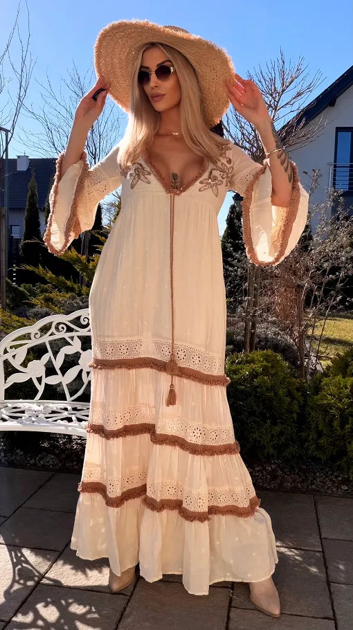 Bawełniana MAXI sukienka w stylu BOHO w kolorze ecru - R768