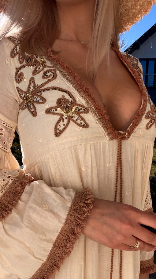 Bawełniana MAXI sukienka w stylu BOHO w kolorze ecru - R768