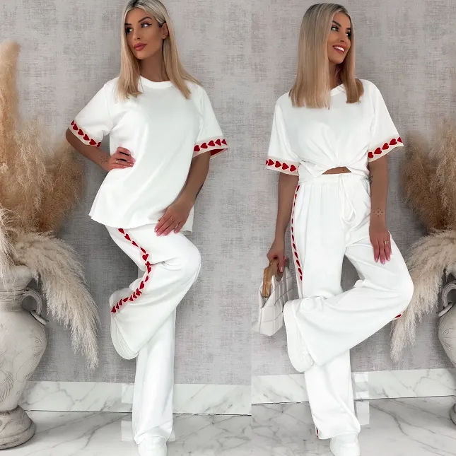 Świetny biały dres z serduszkami bluza + spodnie ONE SIZE - R880