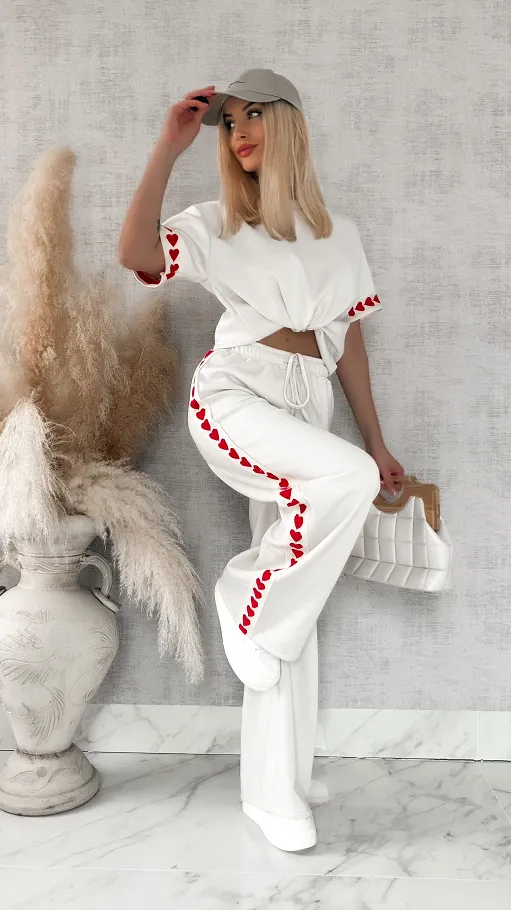 Świetny biały dres z serduszkami bluza + spodnie ONE SIZE - R880