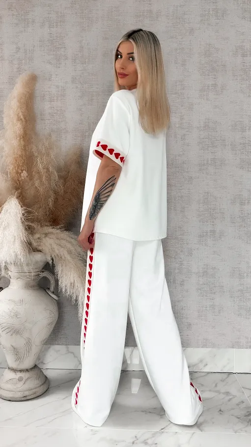 Świetny biały dres z serduszkami bluza + spodnie ONE SIZE - R880