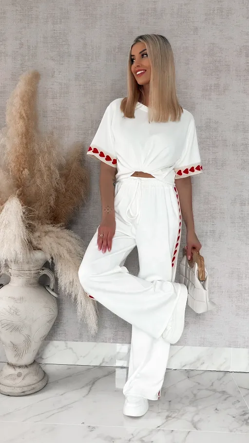 Świetny biały dres z serduszkami bluza + spodnie ONE SIZE - R880