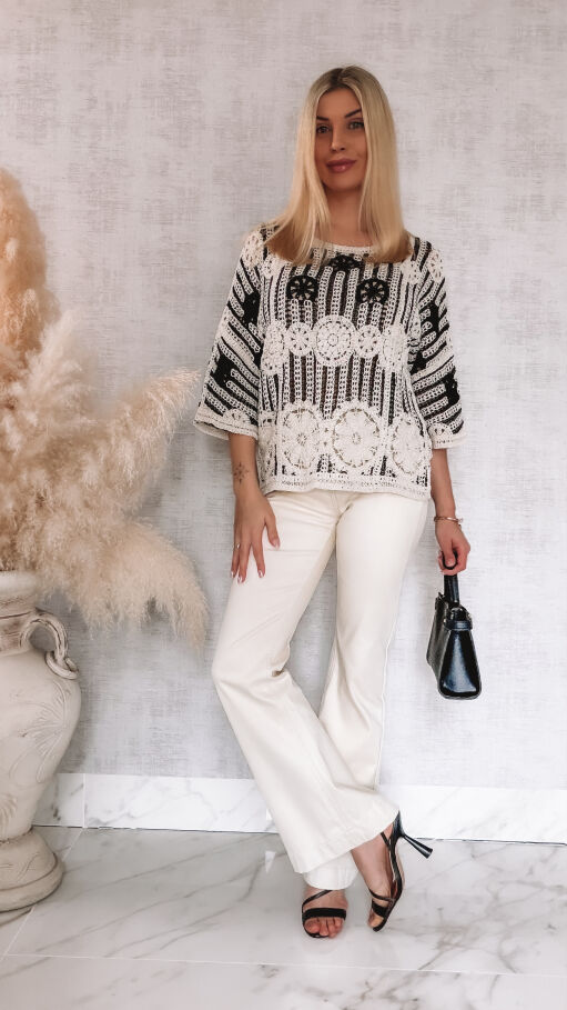 Ażurowy wiosenny sweter z bawełny ONE SIZE ecru z czarnym - R929