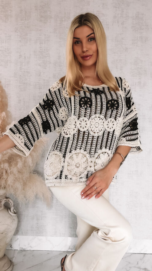 Ażurowy wiosenny sweter z bawełny ONE SIZE ecru z czarnym - R929