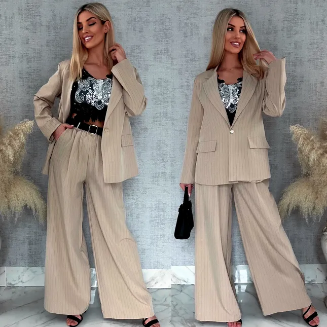 Wiosenny beżowy komplet w delikatne paski marynarka + spodnie ONE SIZE - R958