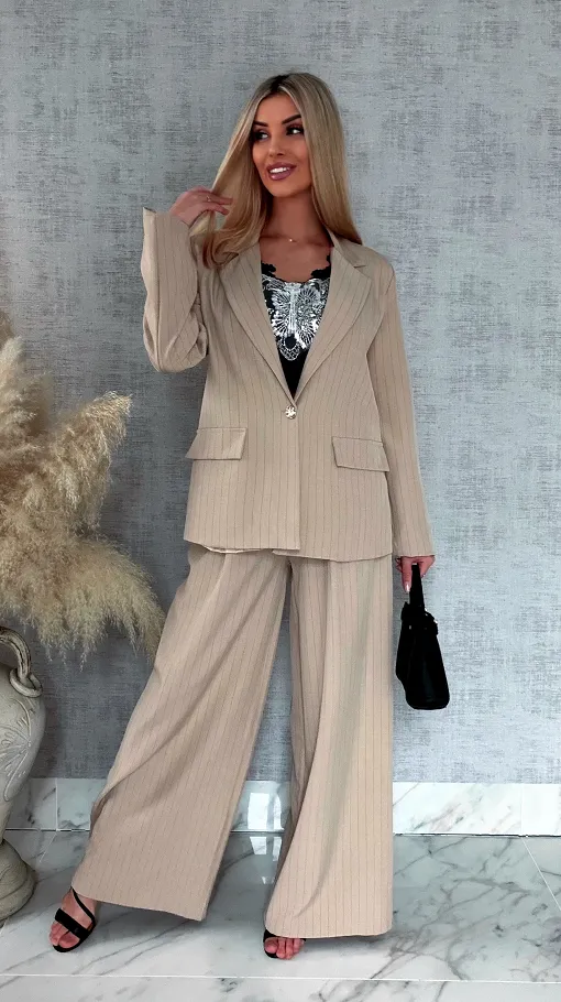 Wiosenny beżowy komplet w delikatne paski marynarka + spodnie ONE SIZE - R958