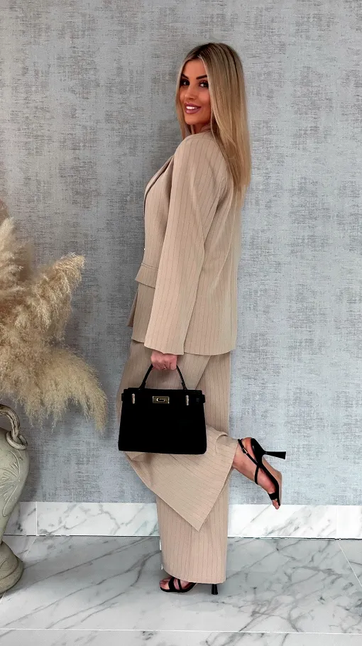 Wiosenny beżowy komplet w delikatne paski marynarka + spodnie ONE SIZE - R958