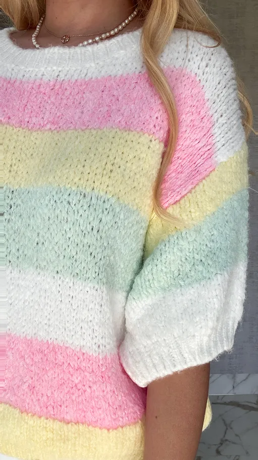 Wiosenny sweter z krótkim rękawem w kolorowe pasy multi kolor WHITE - P653A