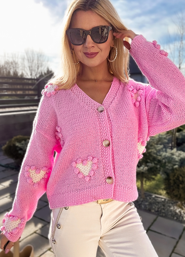Bajeczny różowy sweter z białymi serduszkami - M724