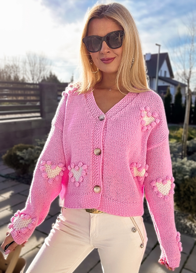 Bajeczny różowy sweter z białymi serduszkami - M724