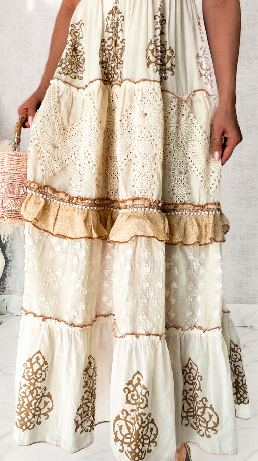 Boho sukienka na ramiączkach z beżowo złotymi dodatkami w kolorze ECRU - S130