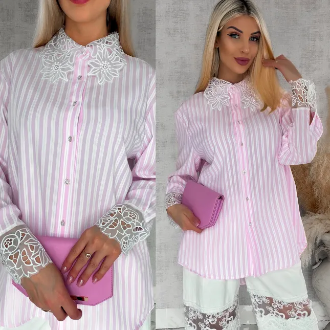 Różowa koszula w paski zdobiona koronkowym kołnierzykiem ONE SIZE - R864