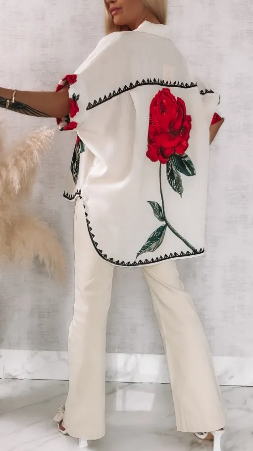 Asymetryczna lniana koszula ECRU z czerwoną różą ONE SIZE - R946