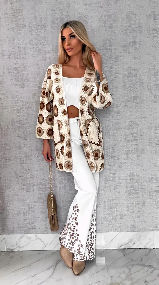 Wiosenna szydełkowa narzutka z kieszeniami ONE SIZE beżowa - R644