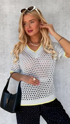Ażurowa szara bluzka ze srebrną nitką i żółtą lamówką ONE SIZE - P651